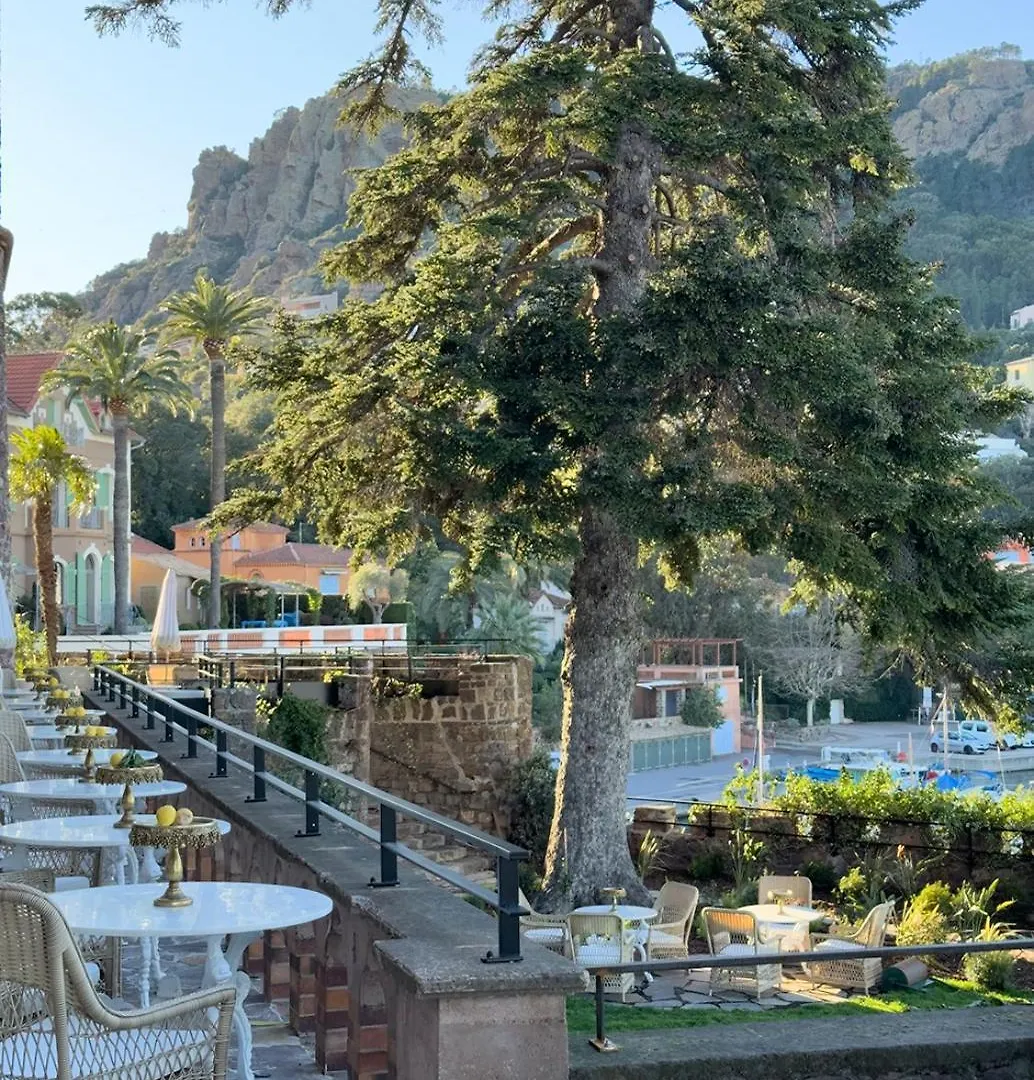 Hotel Chateau De Theoule