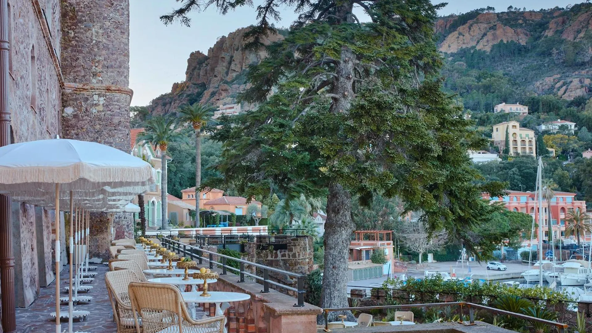 Hotel Chateau De Theoule